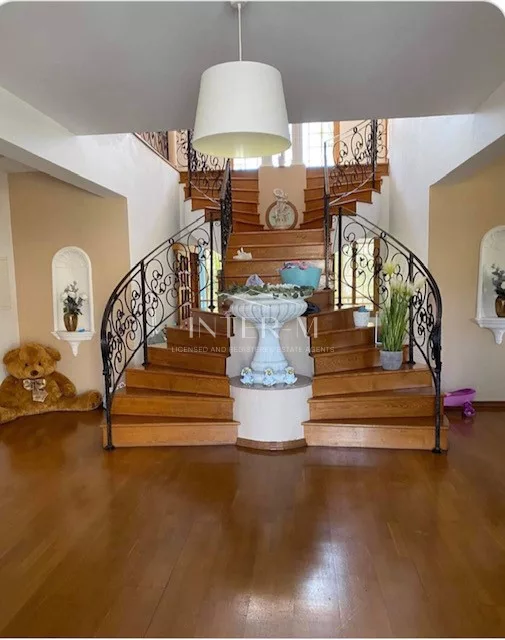 Massive Villa In Germasogeia (5 Bedroom) photo 3