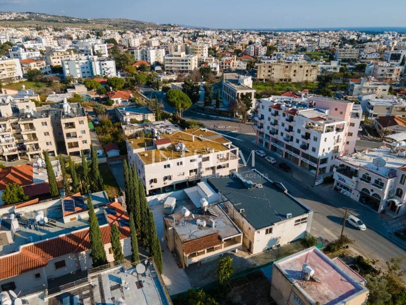 For Sale - Commercial Building In Paphos Central  (1021 Sq.m) φωτογραφία 4