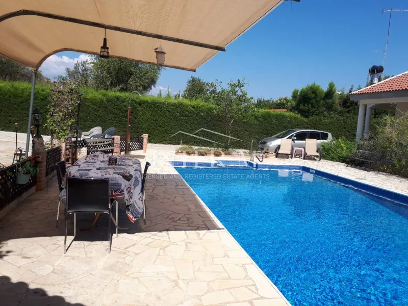 Detached House In Apesia (3 Bedroom) photo 4
