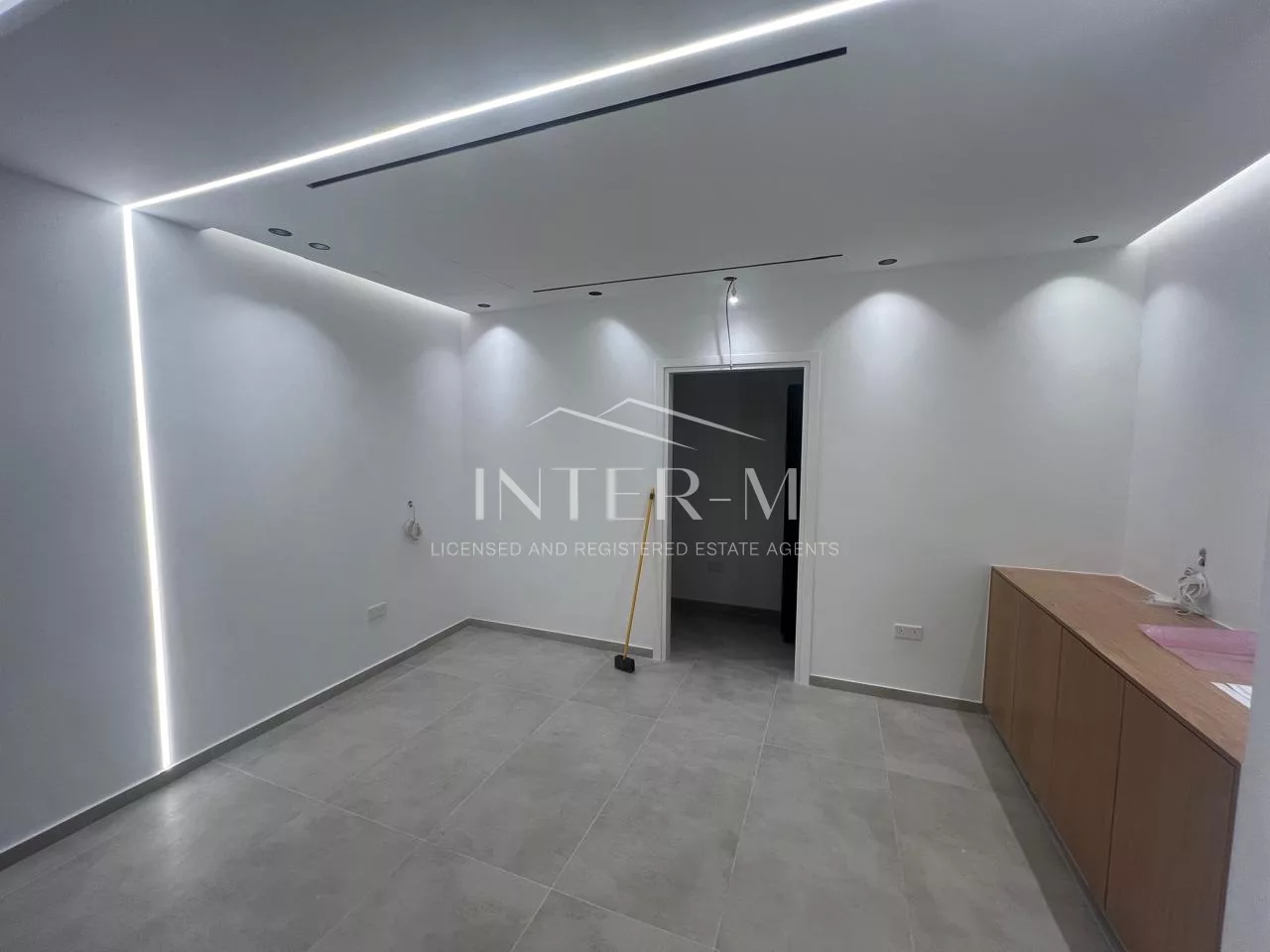 Luxury Villa For Sale In Limassol, Agios Athanasios   (5 Bedroom) φωτογραφία 29