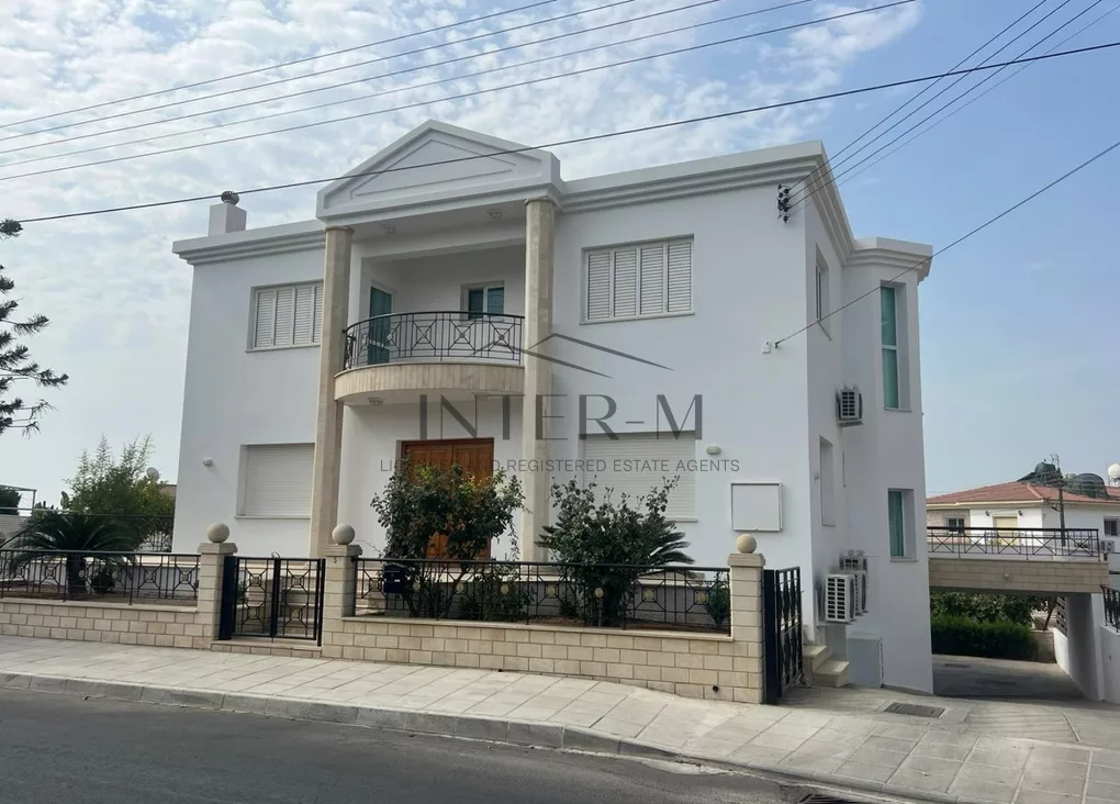 Beautiful Villa For Rent,In Agia Fyla (5 Bedroom)