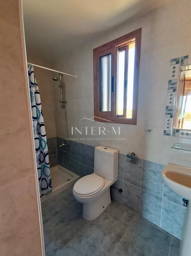 Classic 4-Bedroom Villa For Rent In Anogyra, Limassol, Cyprus photo 17