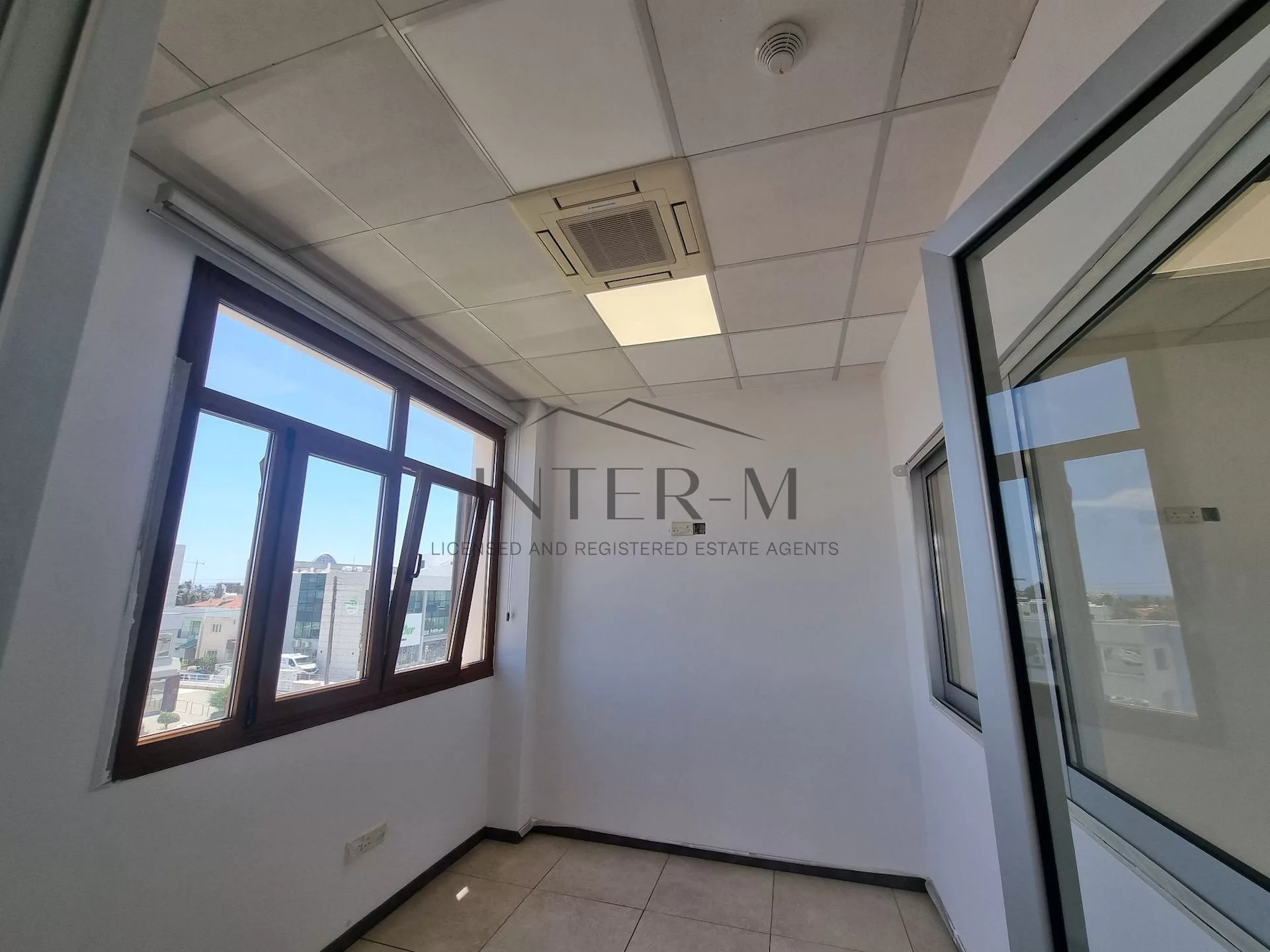 Office For Rent  In Cyprus, Limassol Kolonakiou Street (517 Sq.m) φωτογραφία 4