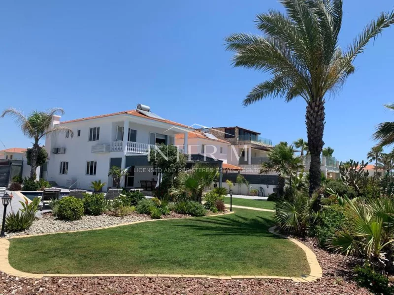Beachfront Villa For Sale In Pervolia , Larnaca  (4 Bedroom) φωτογραφία 4