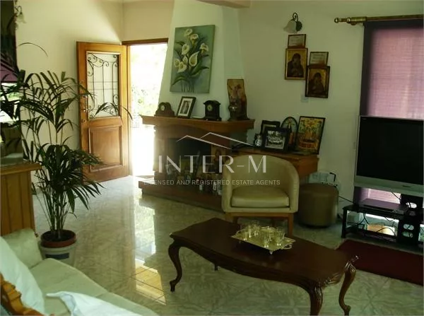 *3 Houses In One For Sale In Mesa Geitonia (7 Bedroom) photo 3
