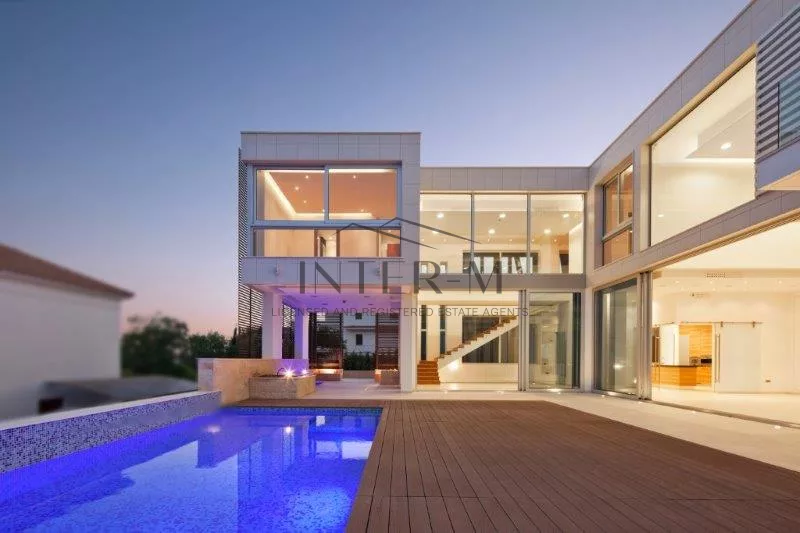 Modern Luxury Villa With Sea View  In Germasogeia (5 Bedroom)