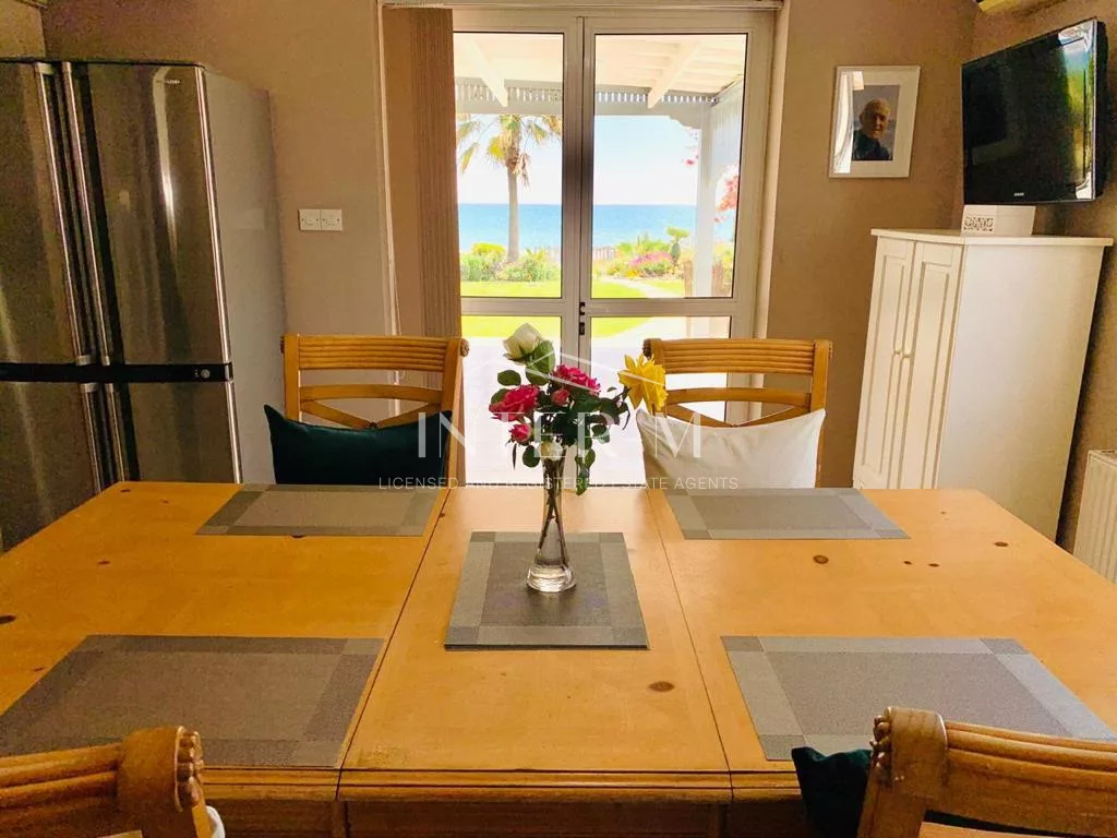 Beachfront Villa For Sale In Pervolia , Larnaca  (4 Bedroom) φωτογραφία 11