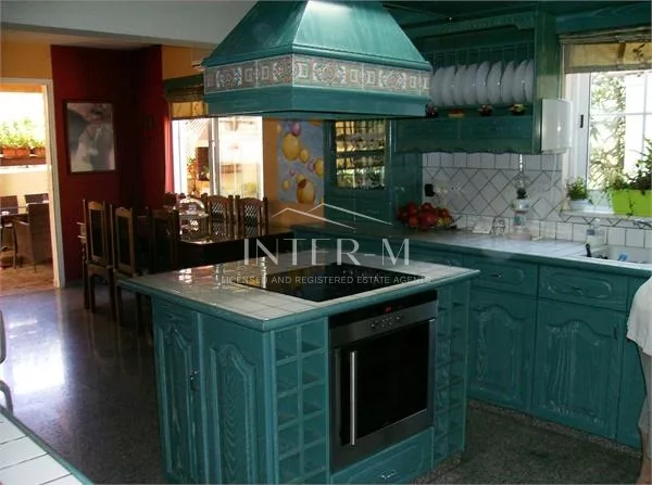 *3 Houses In One For Sale In Mesa Geitonia (7 Bedroom) photo 5