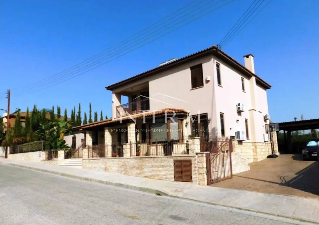 Unique Villa For Sale In Episkopi, Limassol, Cyprus(4 Bedrooms)