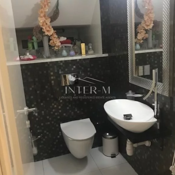 Detached House For Rent In Agios Spiridonas (5 Bedroom) photo 17