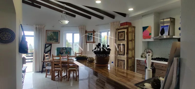 Beautiful Six-Bedrooms House For Sale In Tala , Paphos   (6 Bedroom) photo 2