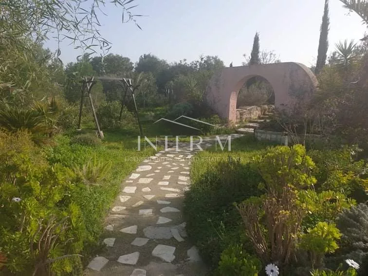Spacious And Striking Villa For Sale In Mosfiloti, Larnaca (4 Bedroom) φωτογραφία 21