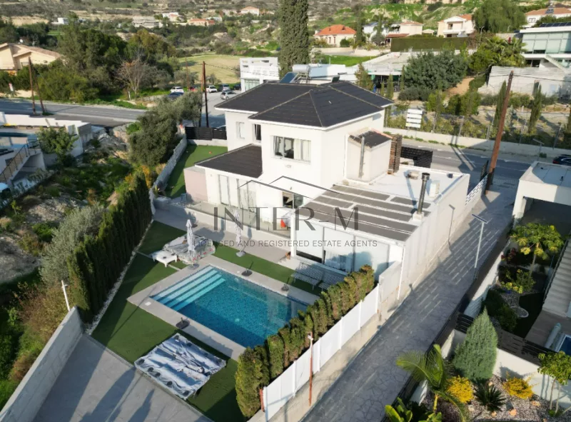 Luxury 3-Bedroom Villa For Rent – Agios Tychonas Tourist Area, Limassol,Cyprus (3 Bedroom) photo 2