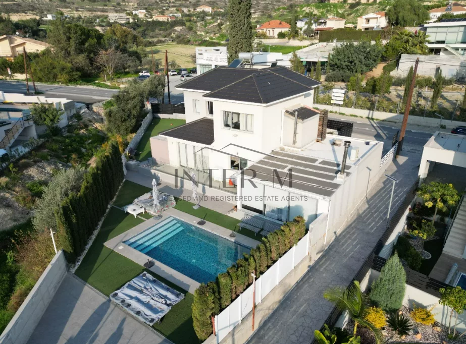 Luxury 3-Bedroom Villa For Rent – Agios Tychonas Tourist Area, Limassol,Cyprus (3 Bedroom) φωτογραφία 2