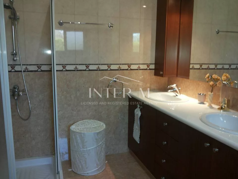 Luxurious Villa In Erimi (5 Bedroom) photo 18