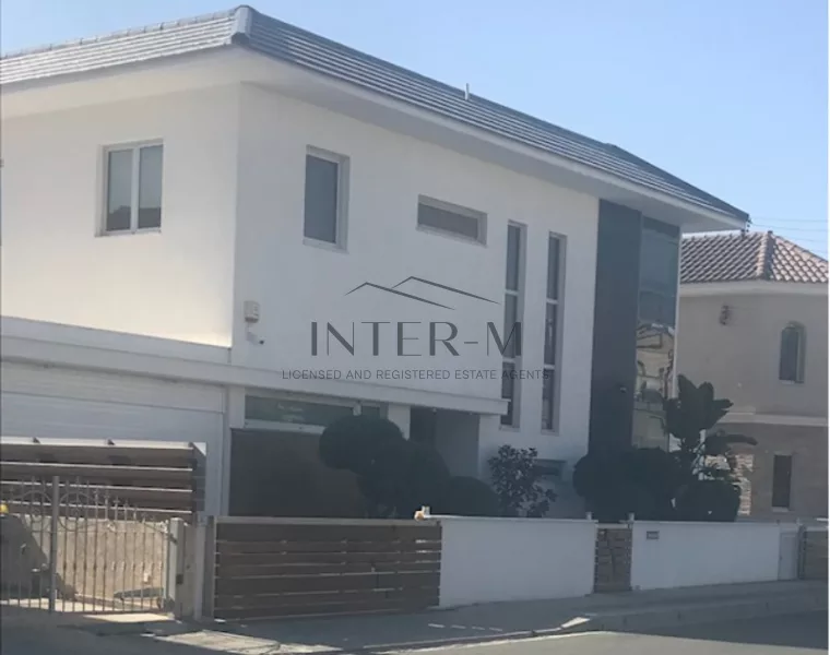 Detached House For Rent In Agios Spiridonas (5 Bedroom)