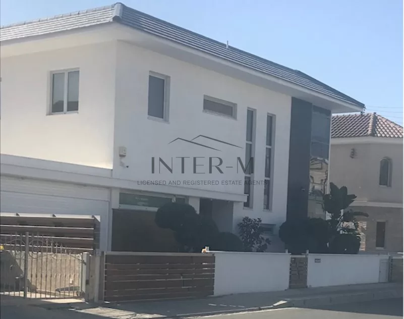 Detached House For Rent In Agios Spiridonas (5 Bedroom)
