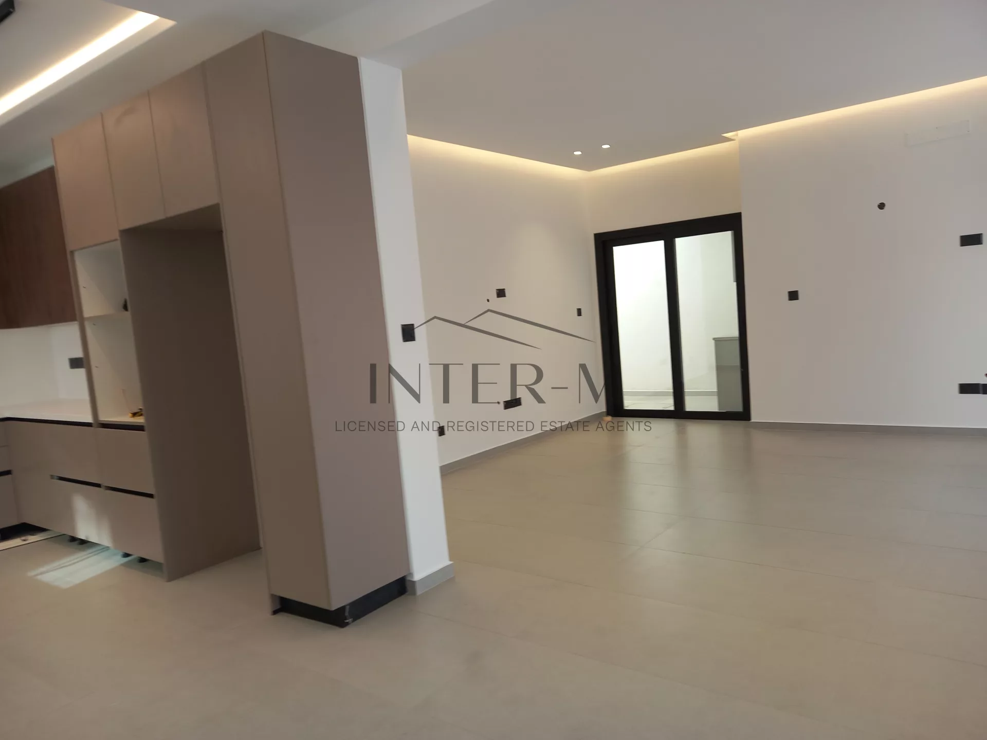 3 Level Semi-detached Building -3 Houses- For Sale In Kato Polemidia (7 Bedrooms) φωτογραφία 30