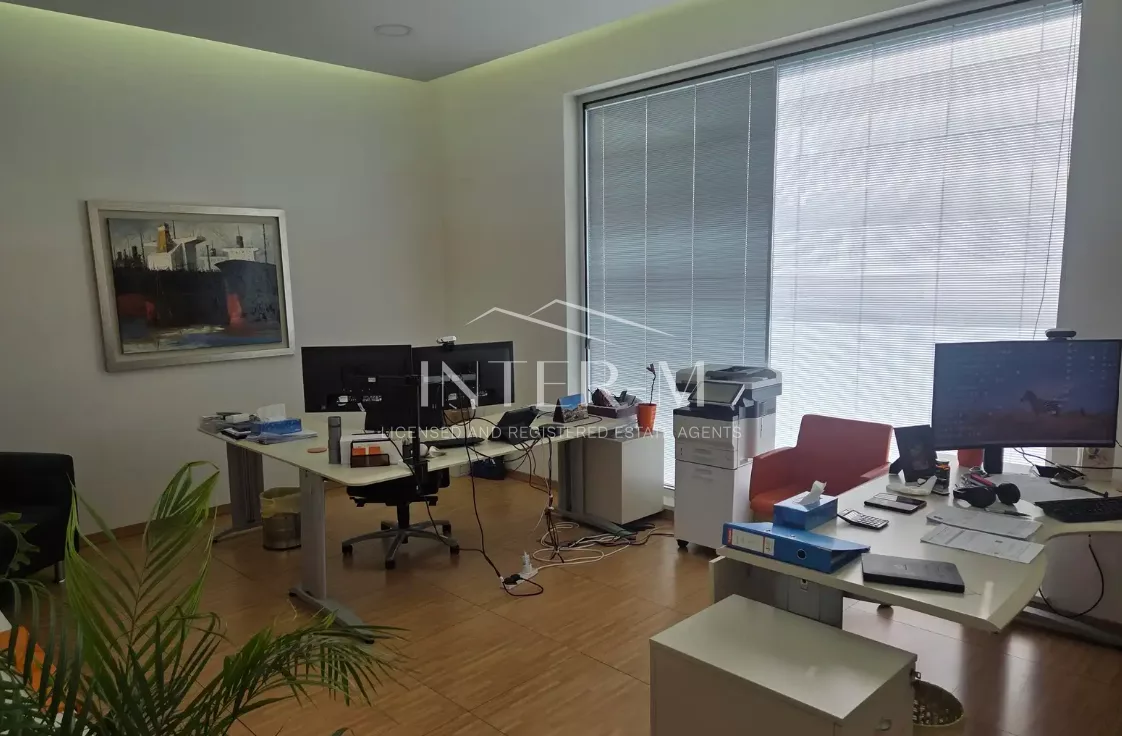 Prestigious Fully Furnished Office for Rent in Limassol Business District – Agia Triada,Limassol,Cyprus φωτογραφία 1