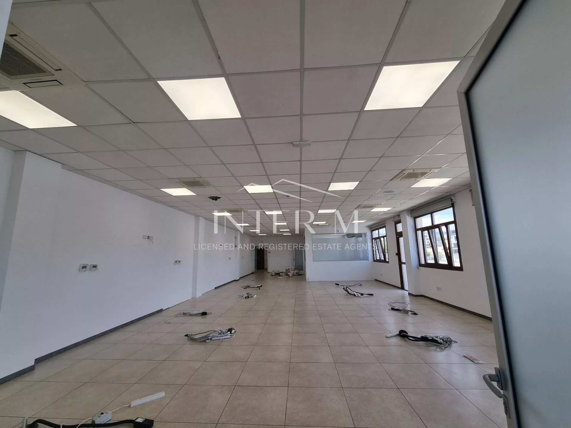 Office For Rent  In Cyprus, Limassol Kolonakiou Street (517 Sq.m) φωτογραφία 5