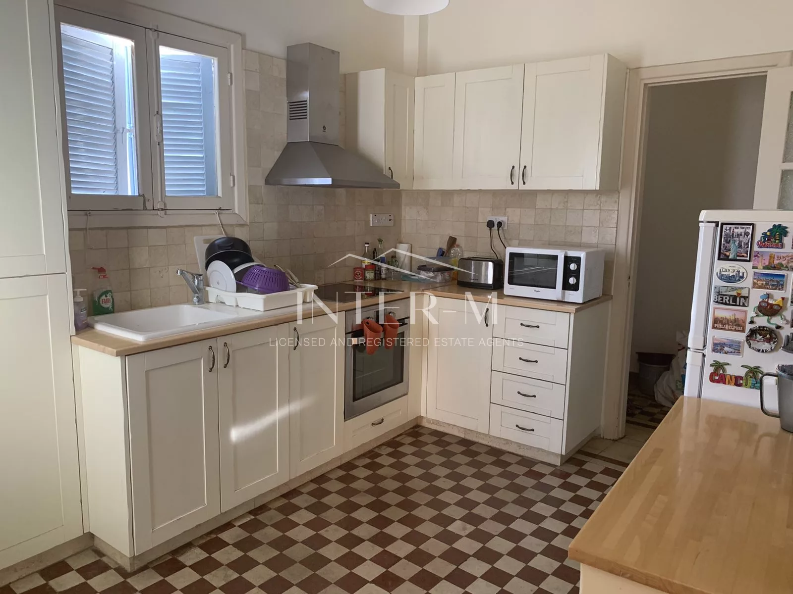 Traditional And Fully Renovated Office For Rent In City Center φωτογραφία 7