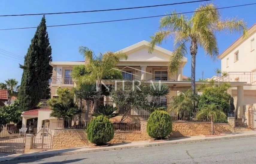 Villa For Sale In Panthea  (6 Bedroom)