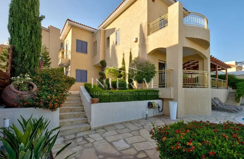 Luxury Villa For Rent In  Germasogia Limassol (4 Bedroom) photo 7