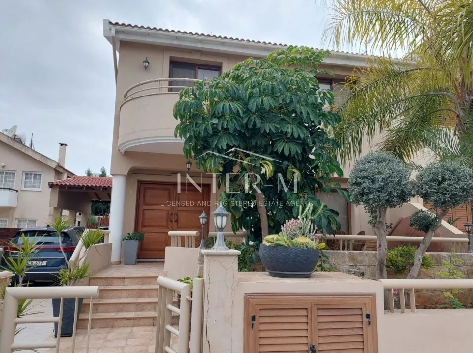 Spacious Semi-Detached House For Sale In Agios Athanasios, Limassol, Cyprus(4 Bedrooms)
