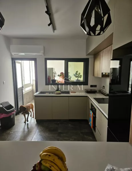 Fully Renovated 3-Bedroom Apartment For Sale In Mesa Geitonia, Limassol (3 Bedroom) φωτογραφία 5