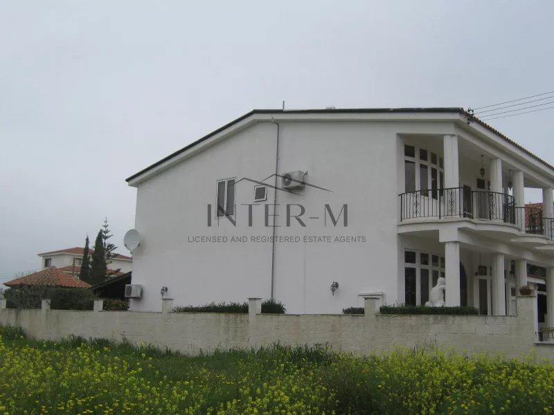 Detached  House  For  Sale In  Larnaca ( 330 SQM) (4 Bedroom) φωτογραφία 3