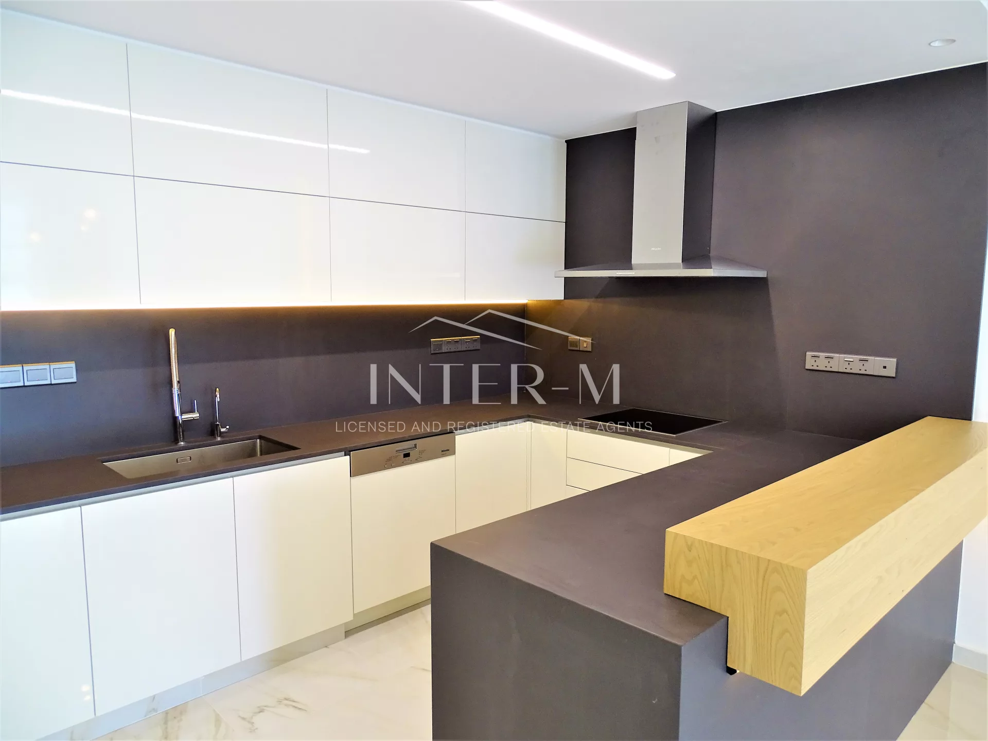 Luxury 3 Bedroom Whole Floor Apartments For Sale In Germasogeia  (3 Bedroom) φωτογραφία 7