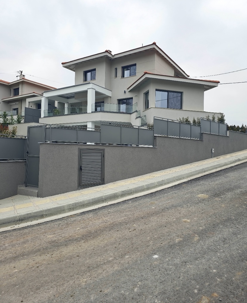 Villa For Sale In Parekklisia , Limassol  (4 Bedroom)