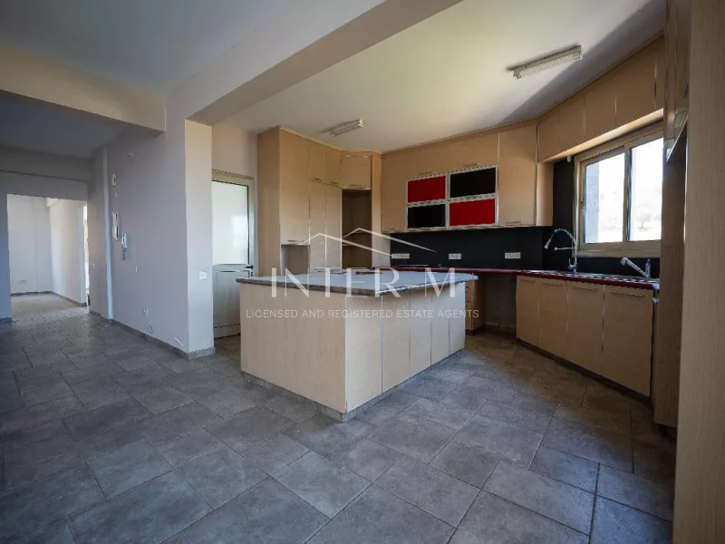 Spacious Flat For Sale In Germasogeia, Limassol (4 Bedroom)