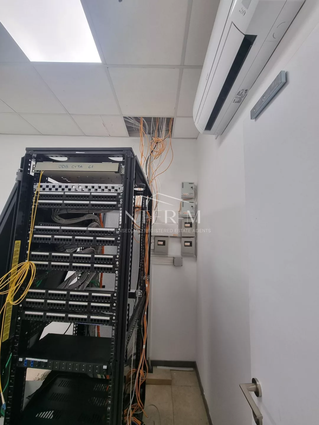Office For Rent  In Cyprus, Limassol Kolonakiou Street (517 Sq.m) φωτογραφία 7