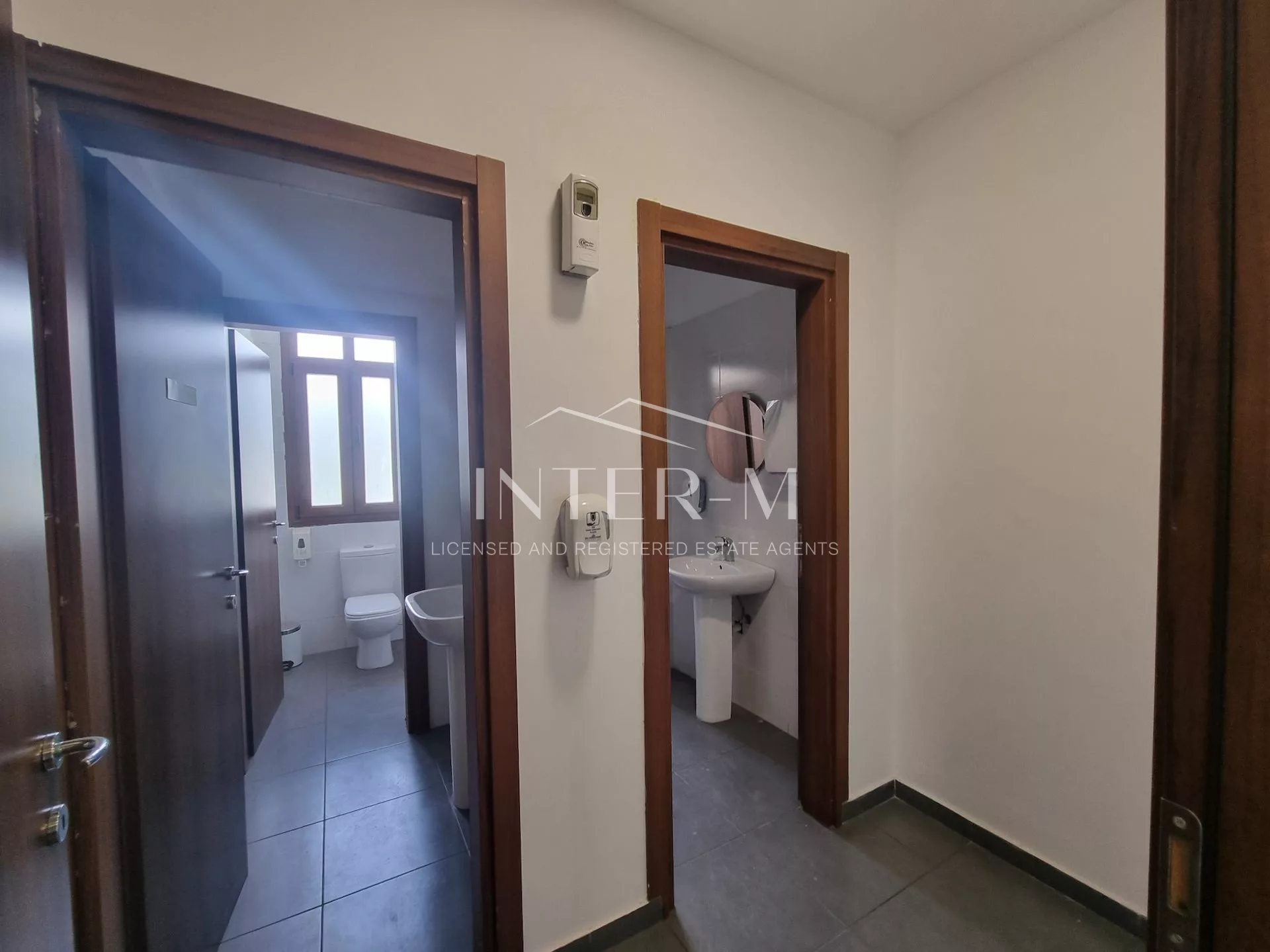 Elegant Office Space For Rent  In Cyprus, Limassol, Kolonakiou Street (447 sq.m)