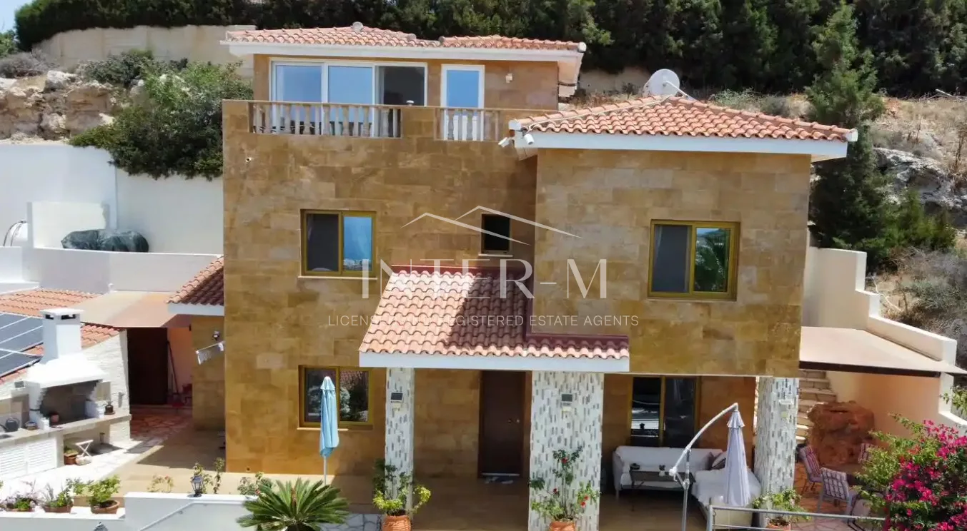 Unique Villa For Sale In Chloraka, Paphos, Cyprus(4 Bedrooms)