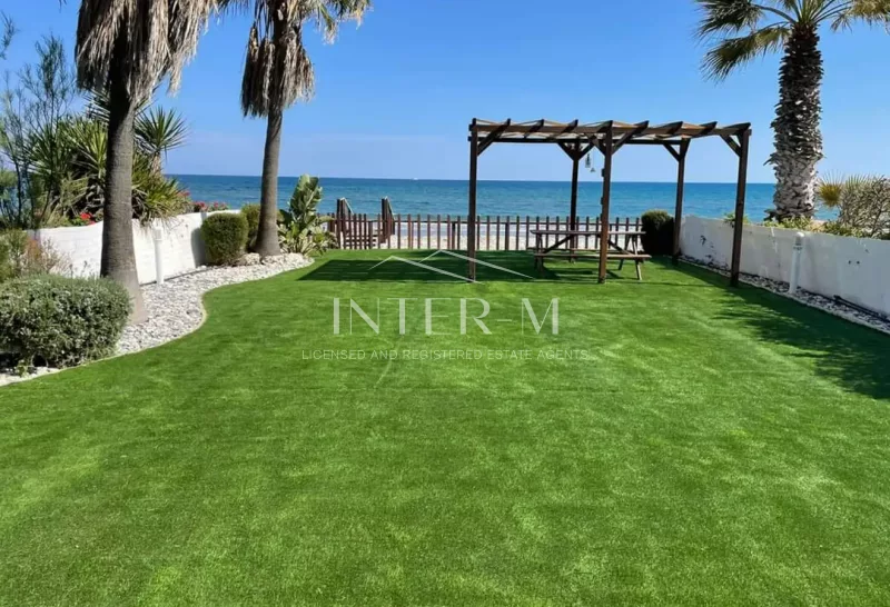 Exclusive 4-Bedroom Beachfront Villa For Sale – Meneou / Pervolia, Larnaca,Cyprus (4 Bedroom) photo 3