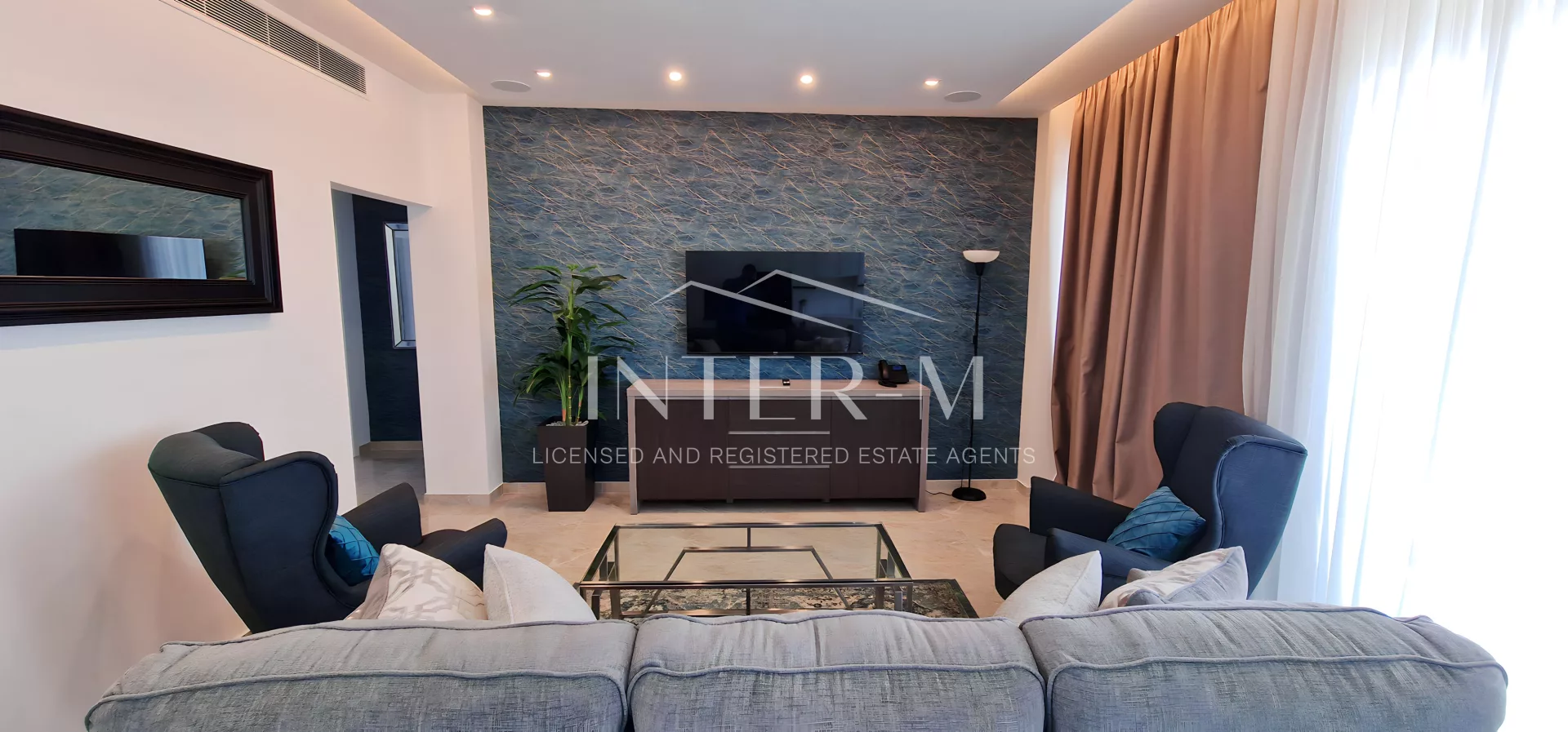 Apartment For Rent In Finikoudes, Larnaca (3 Bedroom)