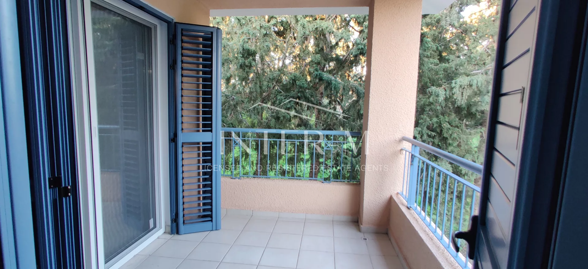 Renovated Three-Bedrooms House For Sale  (3 Bedroom) photo 4