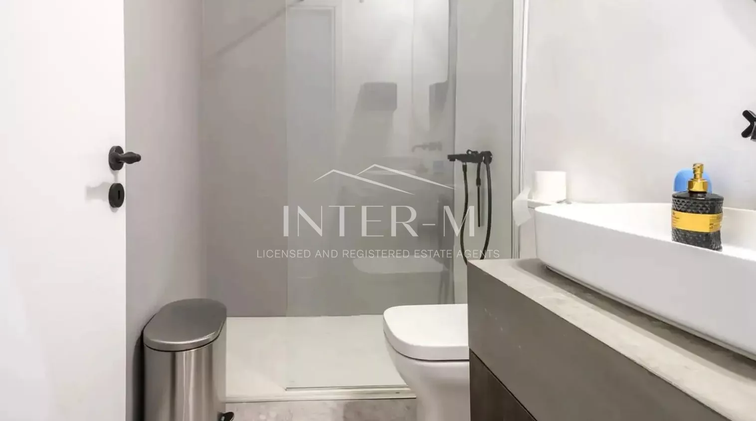 Spacious Fully Renovated Office Building In The Heart Of Limassol, Cyprus(300 Sq.m) photo 13