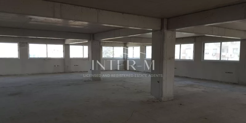 Commercial Building For Rent In Mesa Geitonia (1000 Sq.m)
