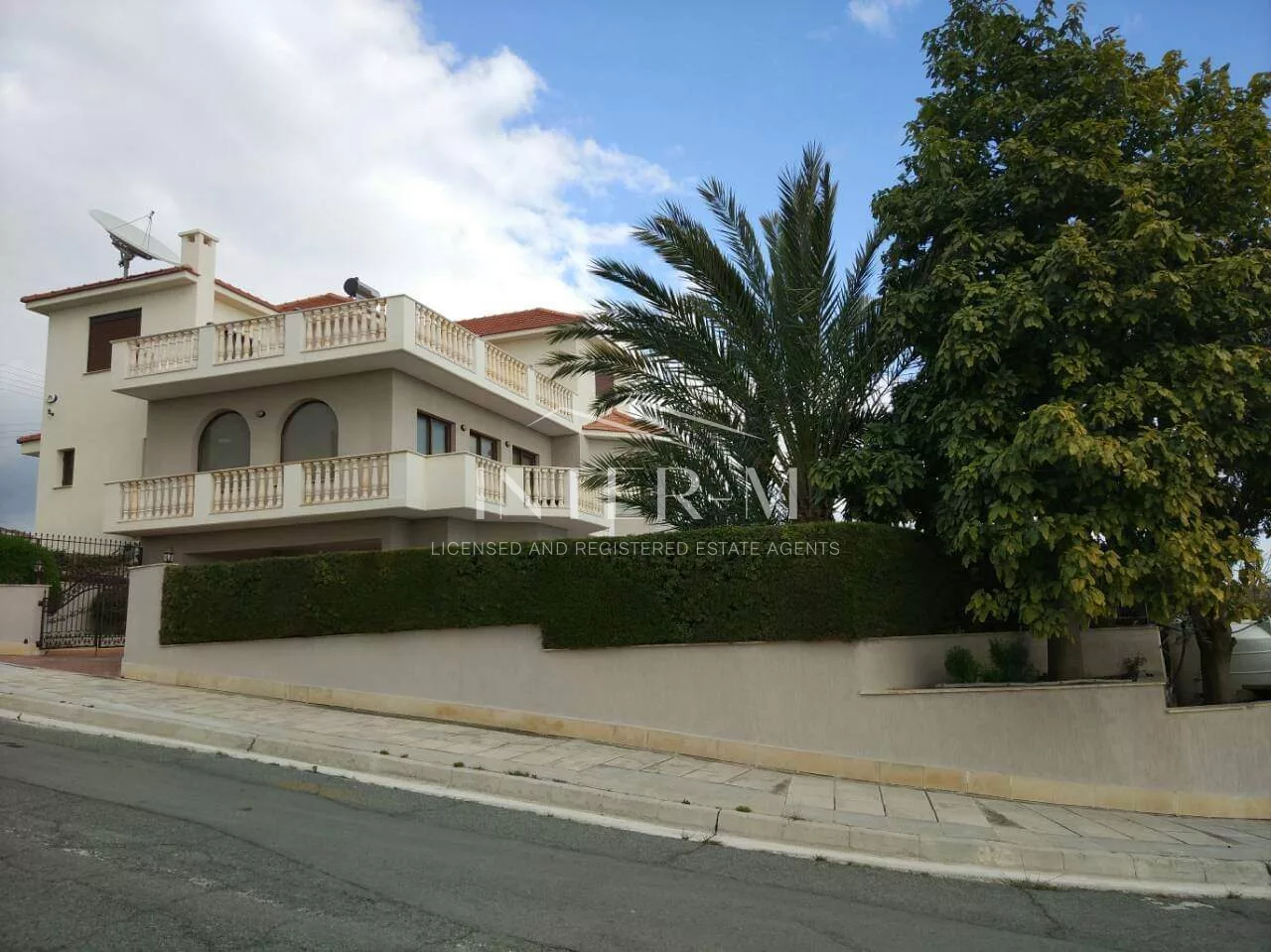 Luxury Villa For Sale In Agios Athanasios , Limassol(5 Bedroom)
