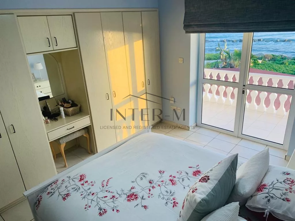 Beachfront Villa For Sale In Pervolia , Larnaca  (4 Bedroom) φωτογραφία 12