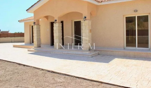 3 Bedroom Villa With Swimming Pool In Moni Area - 3 Bedroom