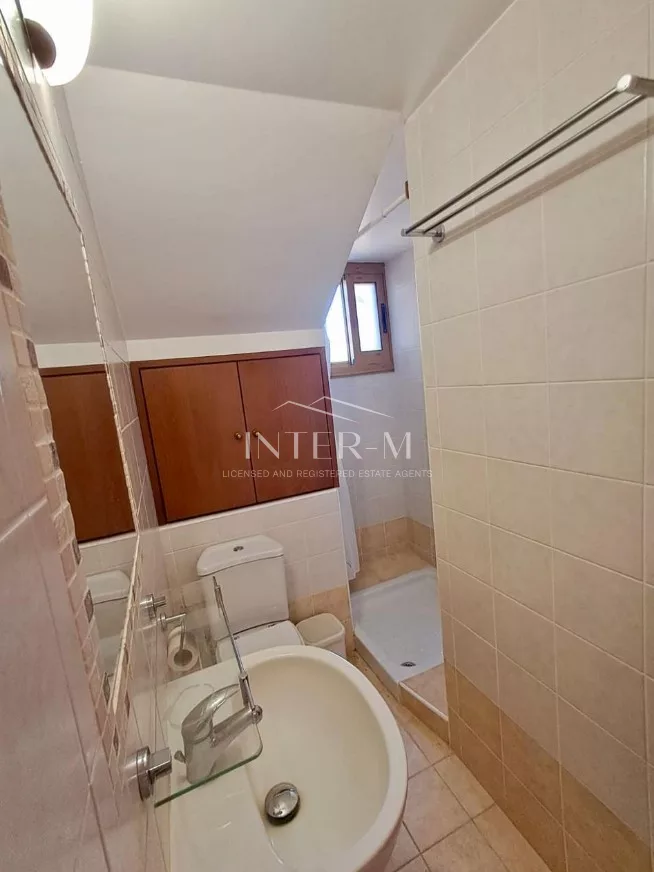 Classic 4-Bedroom Villa For Rent In Anogyra, Limassol, Cyprus photo 7