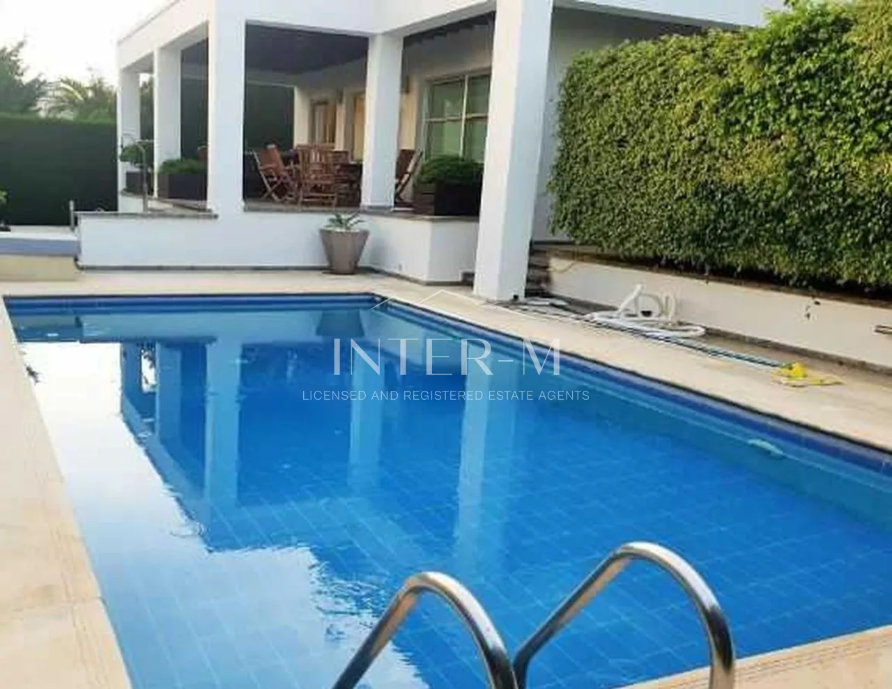 Amazing Luxurious Villa In Episkopi With Large Pool (3 Bedroom)
