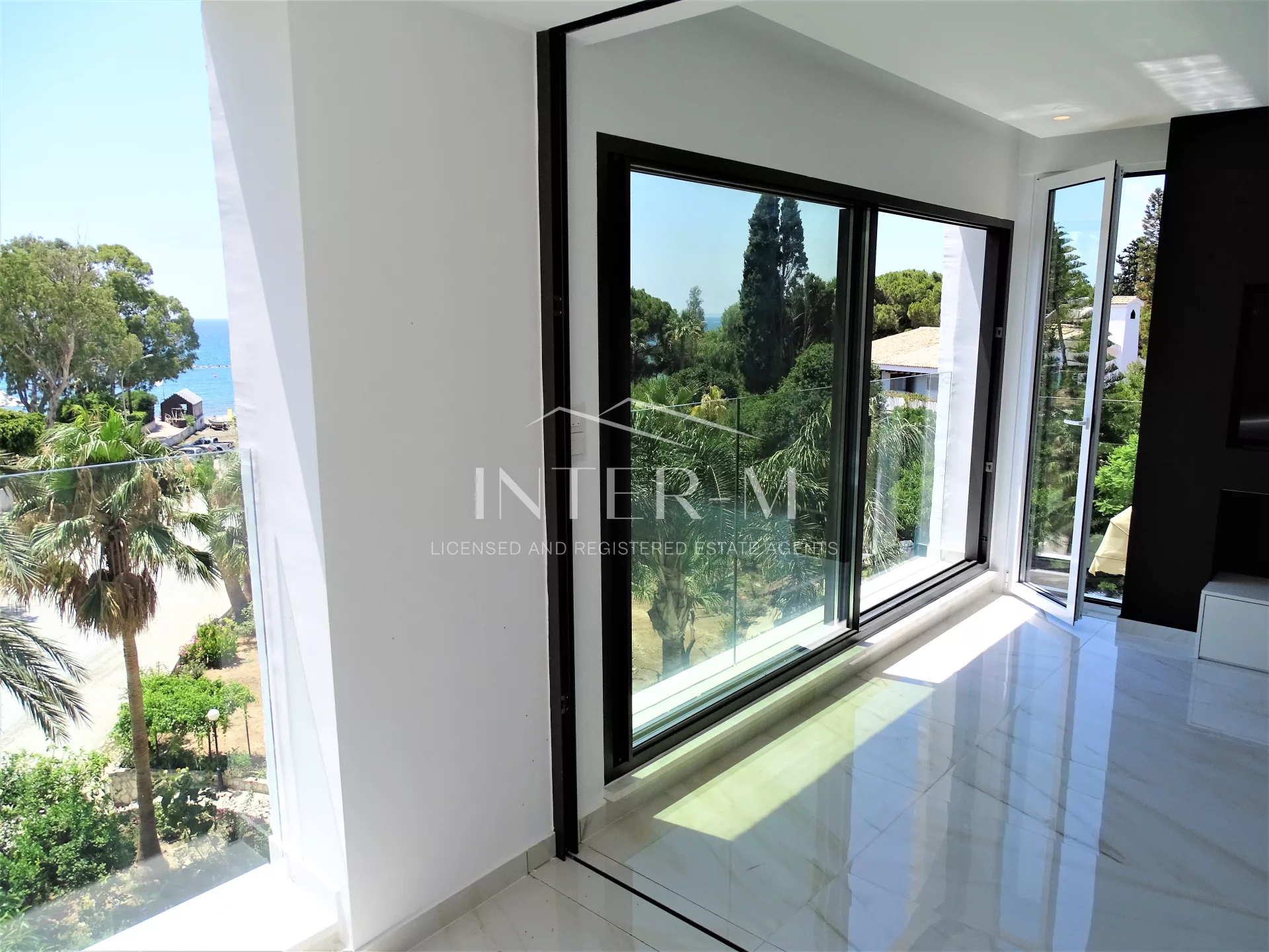 Luxury 3 Bedroom Whole Floor Apartments For Sale In Germasogeia  (3 Bedroom) photo 3