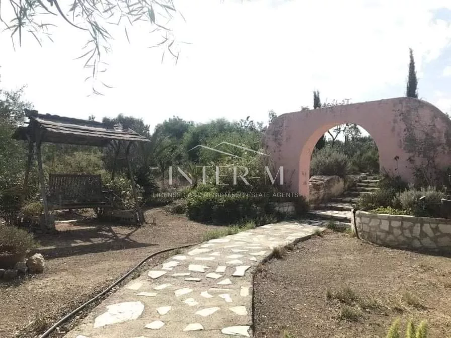 Spacious And Striking Villa For Sale In Mosfiloti, Larnaca (4 Bedroom) photo 3
