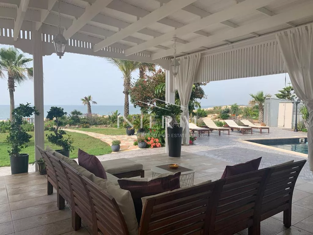 Beachfront Villa For Sale In Pervolia , Larnaca  (4 Bedroom) photo 19
