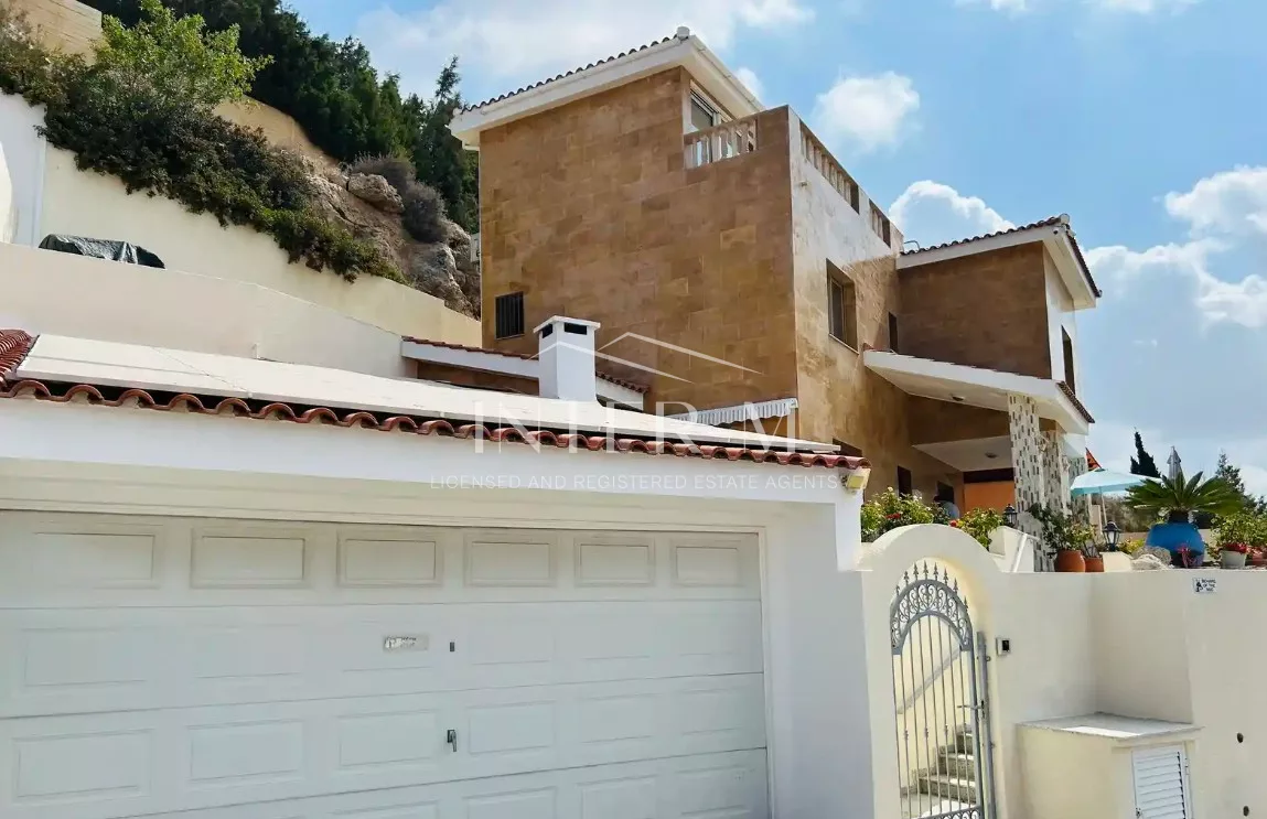 Unique Villa For Sale In Chloraka, Paphos, Cyprus(4 Bedrooms) photo 3